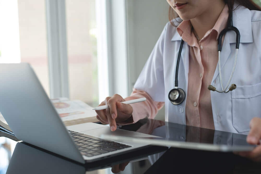 Study Finds AI-Based Early Warning System Cut Hospital Deaths by 26%