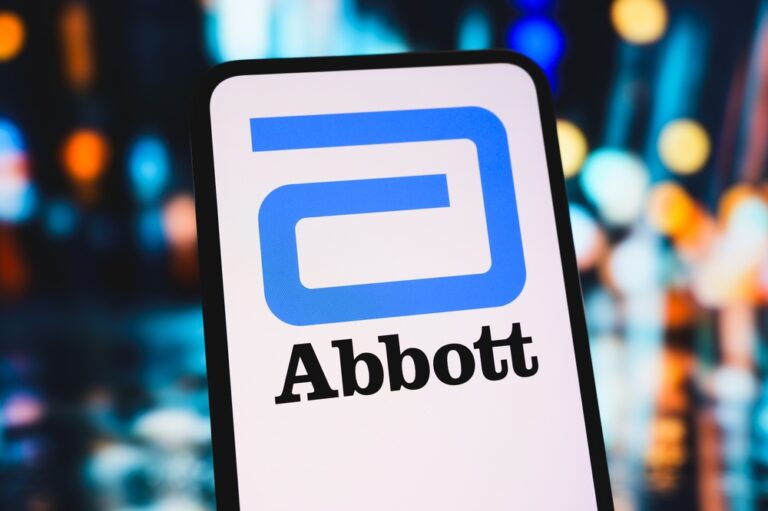 Abbott Spinal Cord Stimulator Lead Problems Caused Burning, Shocks, Lawsuit Alleges