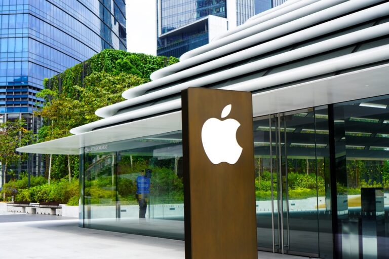 AirTag Stalking Lawsuit Alleges Apple Ignored Problems With Unauthorized Tracking