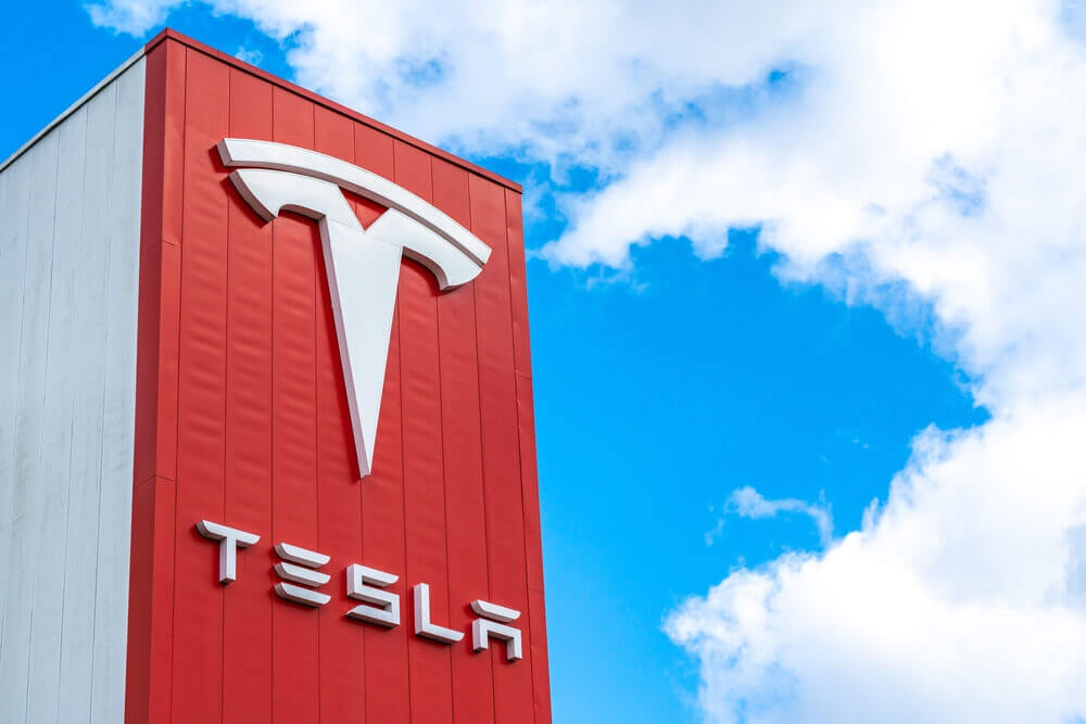 Fatal Tesla Pedestrian Crash Prompts NHTSA Investigation Into Self-Driving Technology