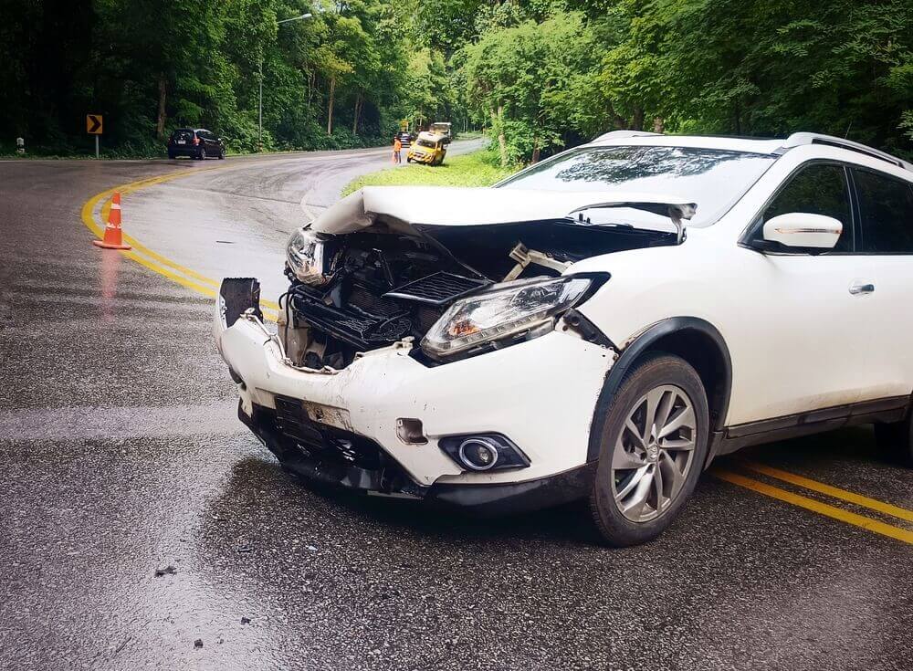 Handheld Cell Phone Use Linked to Risky Driving in Adolescents Study