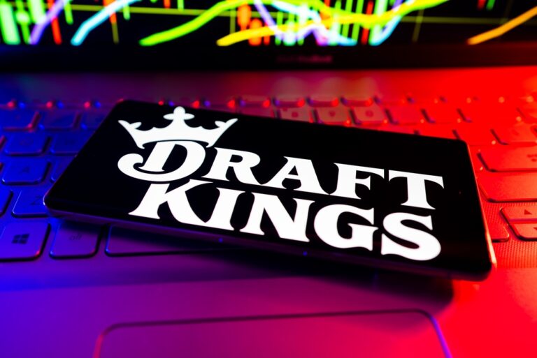 Lawsuit Alleges DraftKings Predictions 'Event Contracts' Are Unlicensed Sports Betting