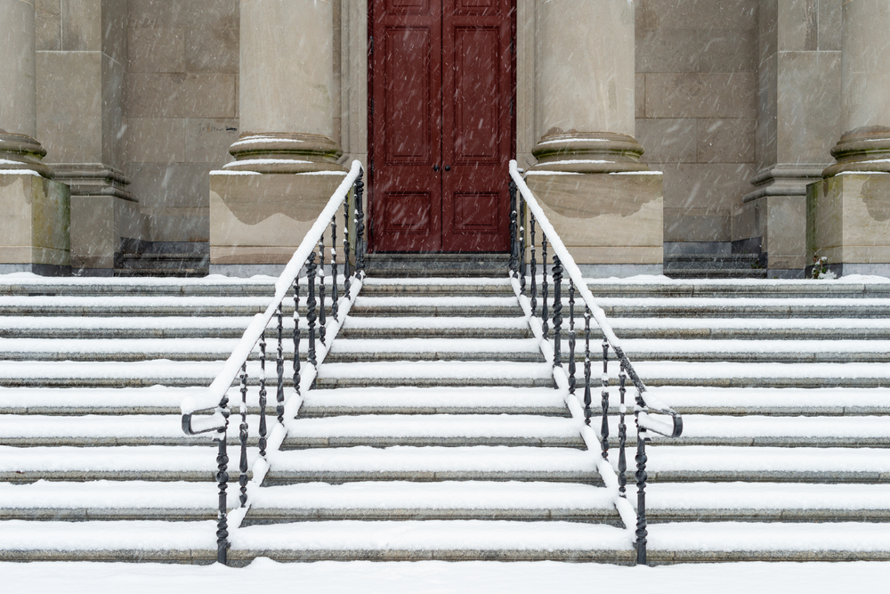 Lawsuit Alleges LINX Device Bead Separation Required Removal Surgery