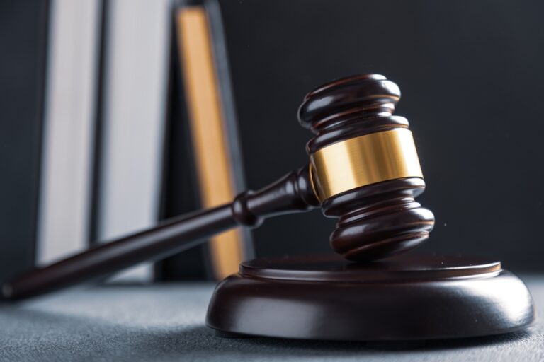 Lawsuit Alleges Spinal Cord Stimulator Shocks, Burns Caused by Manufacturing Defect