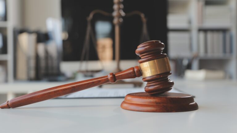 Proclaim Spinal Cord Stimulator Lawsuit Follows Infection, Battery Migration