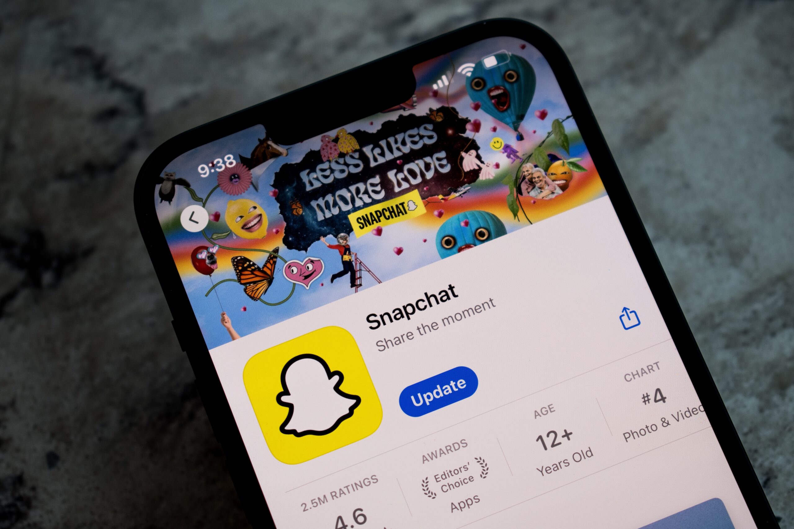 Social Media Suicide Lawsuit Claims Addictive Instagram, Snapchat Features Fueling Teen Mental Health Crisis