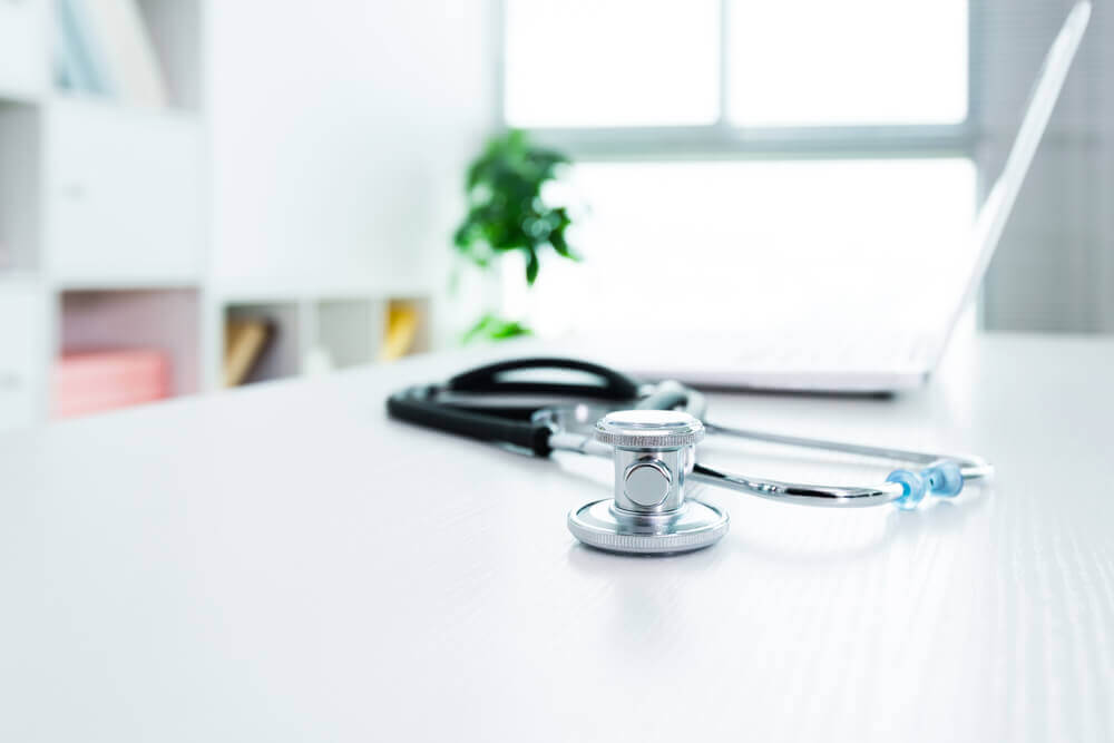 Surrogate Mothers Face Increased Hypertension, Bleeding and Preterm Birth Risks Study