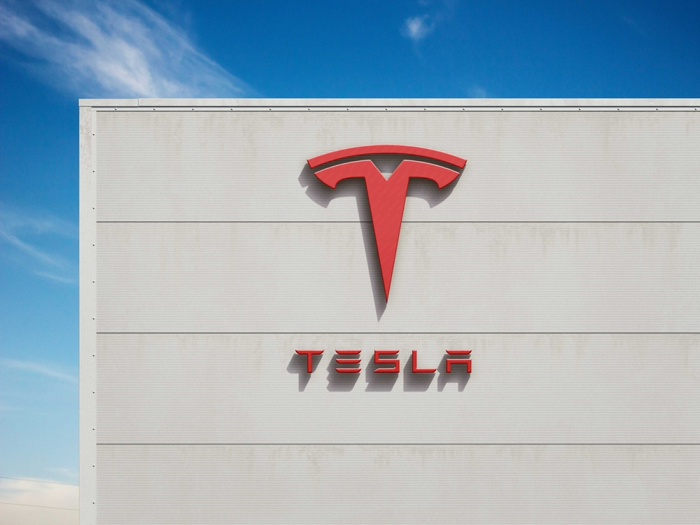 Tesla Model Y Lawsuit Claims Electronic Door Defect Trapped Passenger in Burning Vehicle