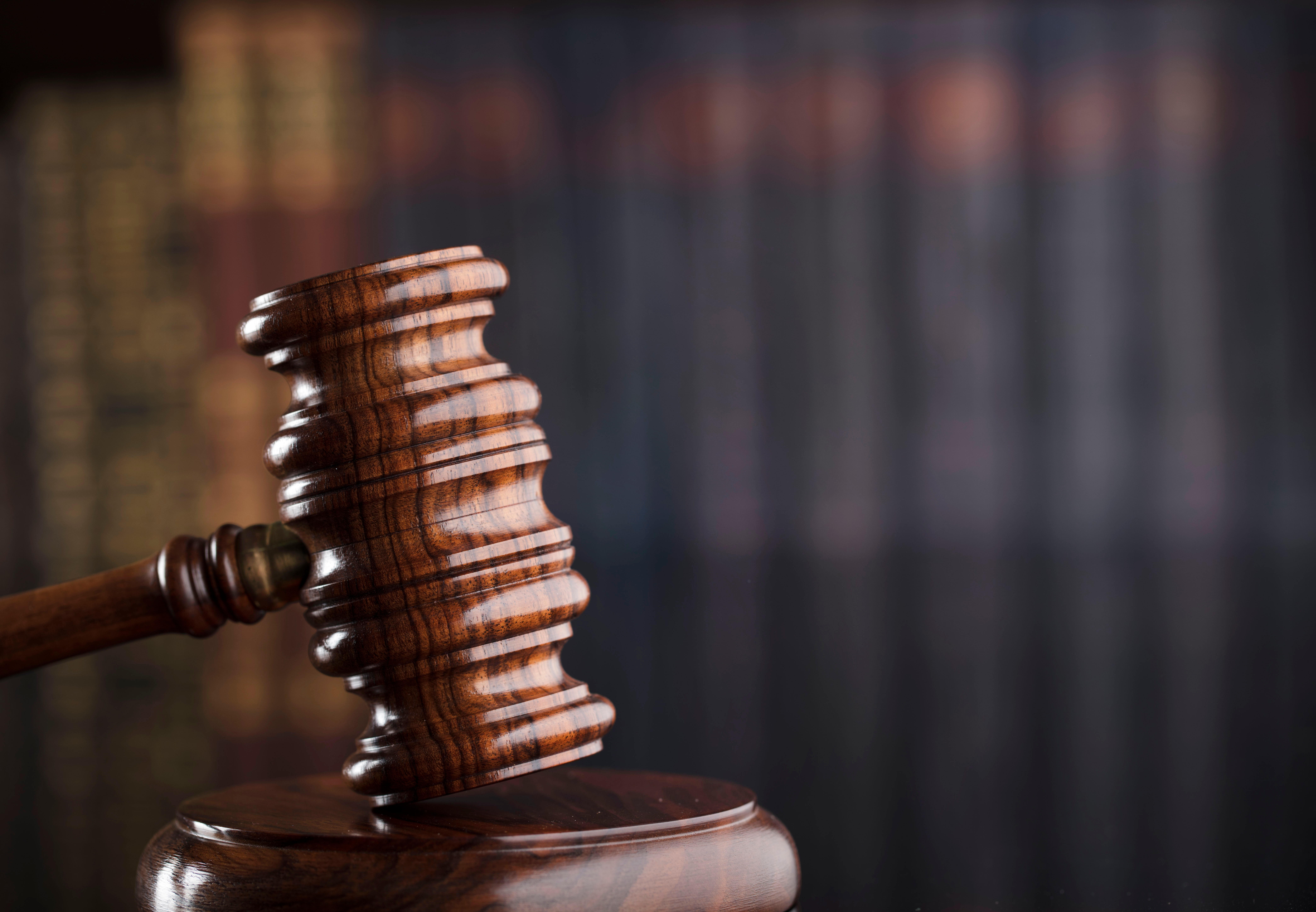 Two Decades of Stonecutting Led to Silica Dust Lung Damage, Lawsuit Alleges