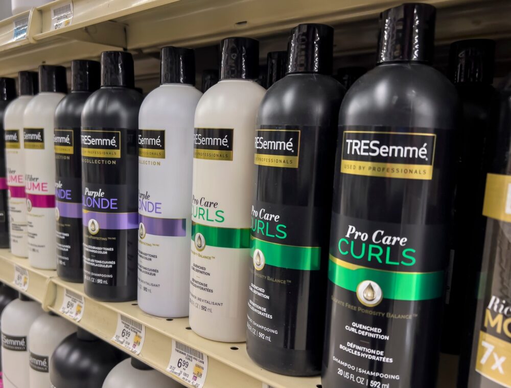Ikke nok marts fjerne TRESemmé Shampoo Lawsuit Filed Over Hair Loss, Adverse Scalp Reactions -  AboutLawsuits.com