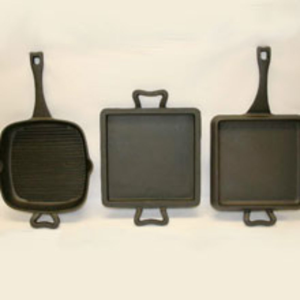 Rare Paula Deen Cast Iron Cookware 3 quart Pot with Lid and Carry Handle