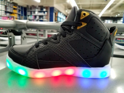 Cuatro País crisis Lawsuit Alleges Skechers Light-Up Shoes May Cause Burns, Heat Blisters -  AboutLawsuits.com